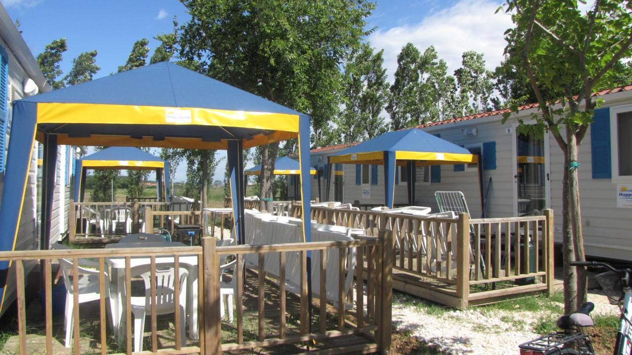 Happy Camp Mobile Homes In Camping Village Free Time Marina Di Bibbona Exterior photo